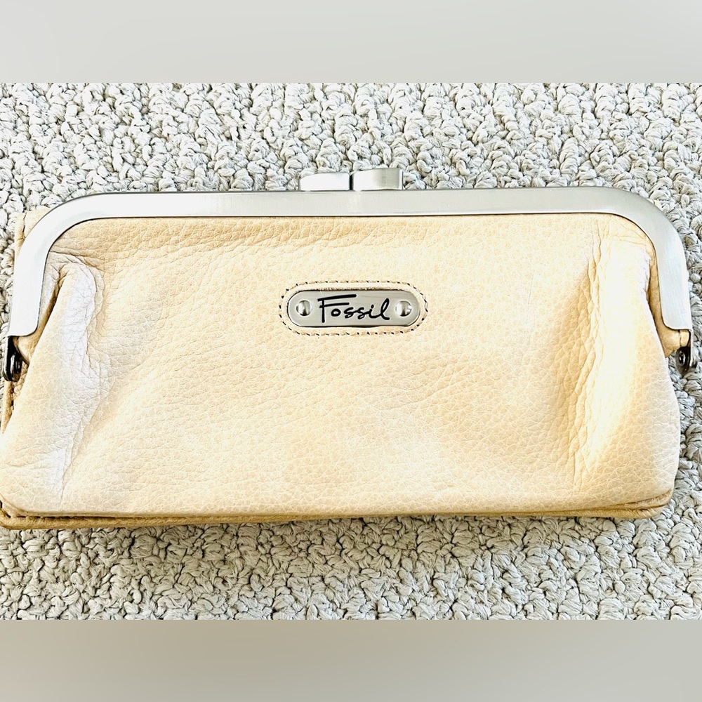 Fossil cream color leather wallet with coin purse, credit card, & money section